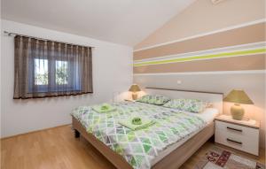 4 Bedroom Amazing Home In Garica 