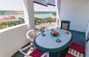 Awesome Apartment In Posedarje