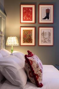 The Coat and Bear - A Heartwood Inn