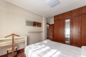 Gran Bilbao XVI with parking by Aston Rentals