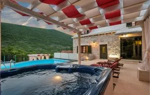 Lovely Home In Podbablje Gornje - Slivno