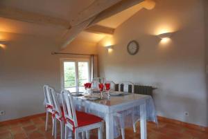 Maisons de vacances La Buisse - Les 2 Gites : photos des chambres
