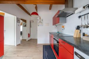 Spacious 7-Person Leoben Apartment - Ideal for Workers, Groups & Family