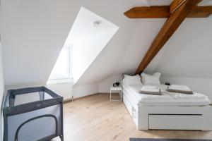 Spacious 7-Person Leoben Apartment - Ideal for Workers, Groups & Family