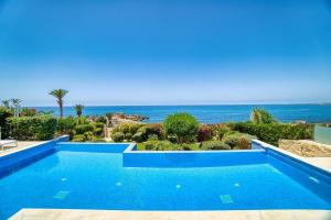 Seafront Villa 2