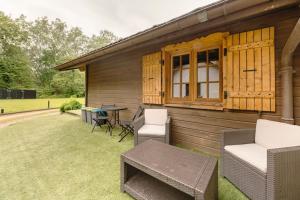 Maisons de vacances Studio en pleine nature avec Balneo proche du Lac : photos des chambres