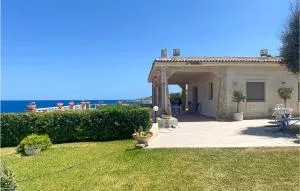 6 Bedroom Awesome Home In Brucoli - Melilli