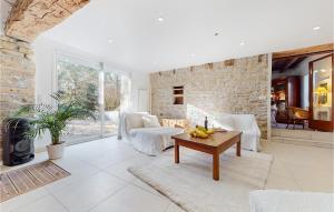 Maisons de vacances Amazing Home In St-Hilaire-Le-Chateau : photos des chambres