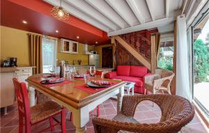 Maisons de vacances Amazing Home In Thierville : photos des chambres