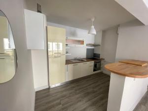 Appartements Appartement T2 Centre Ville C1 : photos des chambres