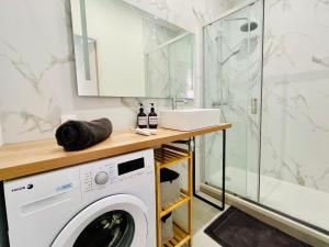 201 - Appartement confortable face à la Maison du Peuple