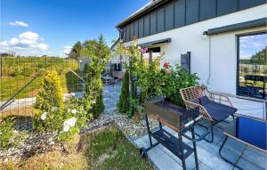 Stunning Home In Stare Sady With Wifi