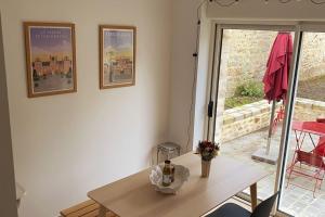 La Grangerie - Maison en pierre centre village