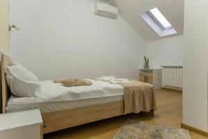 Pensiunea Vadu Izei - Cazare, Restaurant, Piscină, Sală de Evenimente