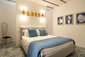 Ortigia Courtyard Apartment by Ortigia Apartments