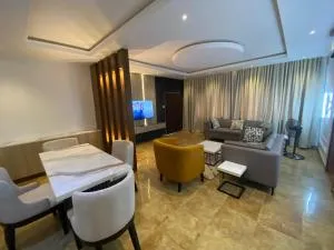 Tobas Apartments - Ikot Mbo