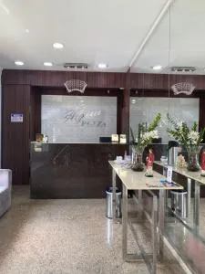 阿尔兹拉广场酒店 - 伊塔茹巴