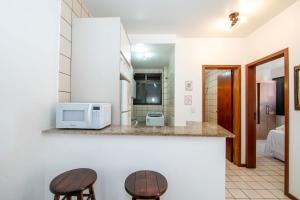 50m do Centrinho e 100m do Mar nos Ingleses KR9882