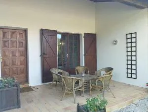 The Villa du Canal spacious house with swimming pool - Rustiques