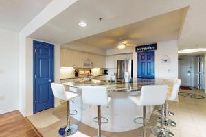 Yacht Club Villas 2-303