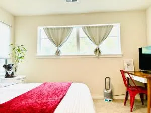 New house 1b1b1wc suite cozywifiACparking - Рентон