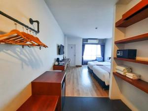 Comet Hotel Surat Thani