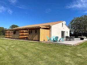 Maisons de vacances Gite La Bourdetaise pour 8 personnes : photos des chambres