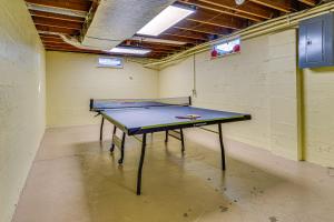 about 10 Mi to Dtwn Indianapolis Home with Game Room!