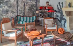 Maisons de vacances Amazing Home In Leognan With Sauna : photos des chambres