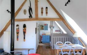 Appartements 2 Bedroom Nice Apartment In Houdetot : photos des chambres