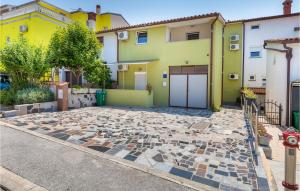 1 Bedroom Lovely Apartment In Pula