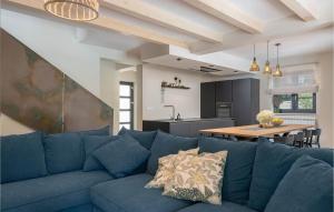 5 Bedroom Nice Home In Manjadvorci 