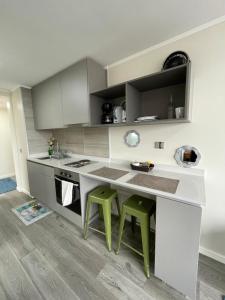 SleepWell Estudio King con sofá cama