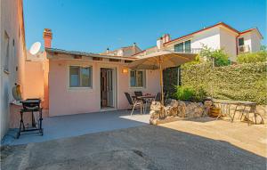 Amazing Apartment In Brodarica With Wifi