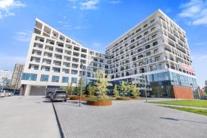 Apt w Downtown View & Garage Parking