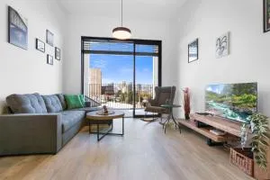 Apt w Downtown View & Garage Parking - Brenner