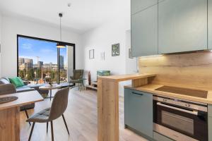 Apt w Downtown View & Garage Parking