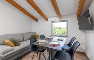 Cozy Home In Medulin With Wifi