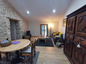 Appartements GITE 3* SAINT GUILHEM LE DESERT CHEZ MARIUS : photos des chambres