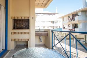 Apto com piscina a 200m da praia YH5156