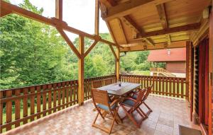 Pet Friendly Home In Licki Osik