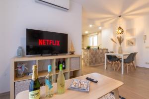 Apartamento moderno con piscina comunitaria cerca del aeropuerto