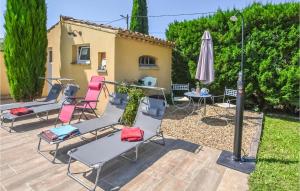 Maisons de vacances Gorgeous Home In Rochefort-Du-Gard : photos des chambres