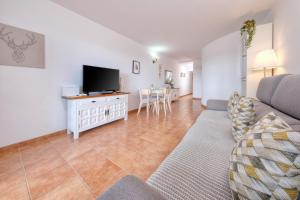 Marea Atlantic - Sea View and next to Playa del Reducto By Lanzarote Vacation Homes