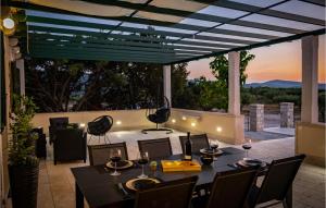 Lovely Home In Pucisca - Praznica