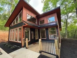 A Romantic Rendezvous Honeymoon - Shady Grove