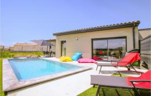 Maisons de vacances Lovely Home In Cleon D'andran : photos des chambres