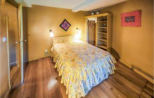 Maisons de vacances Beautiful Home In Villarzel-Du-Razes : photos des chambres