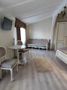 Oldtownvilla studio central