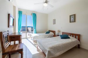 Sea View Villa with Private Pool in Coral bay